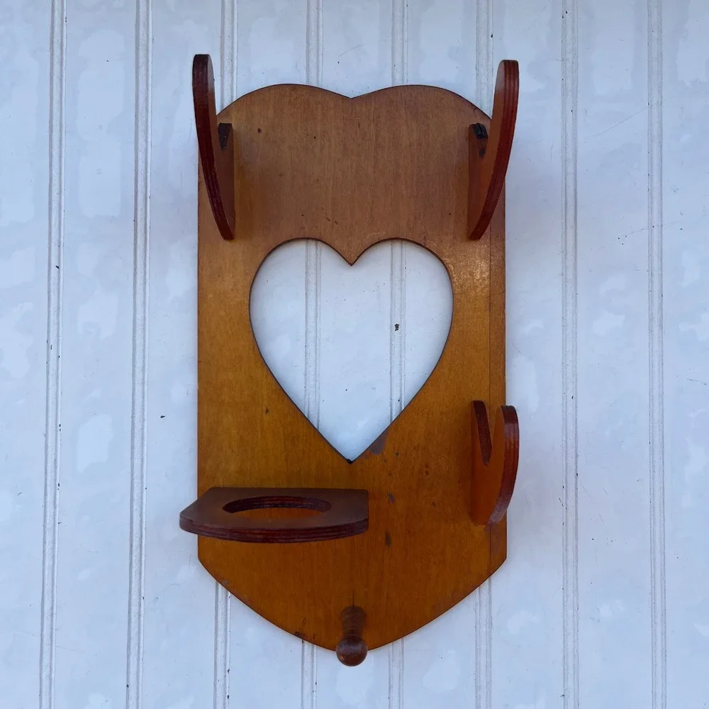 Vintage Heart Cutout Wooden Wall bathroom Rack Hook Shelf Honey Brown Decor